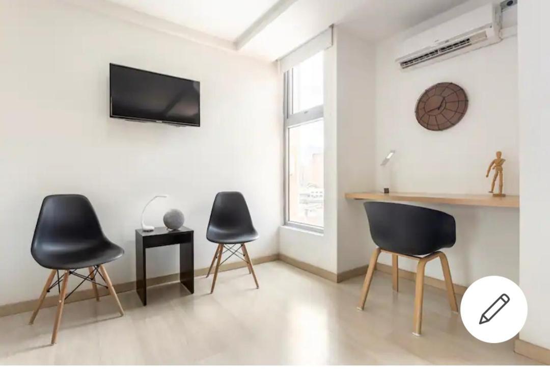 Beautiful & Comfortable Apartment In Laureles Medellín Buitenkant foto