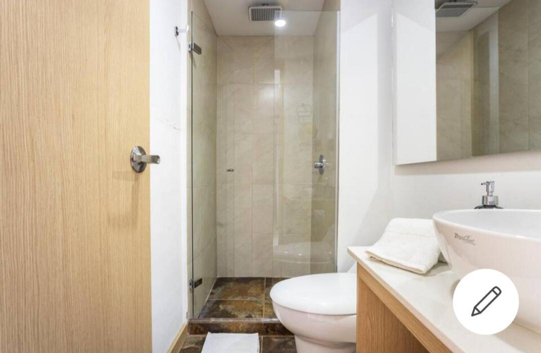 Beautiful & Comfortable Apartment In Laureles Medellín Buitenkant foto