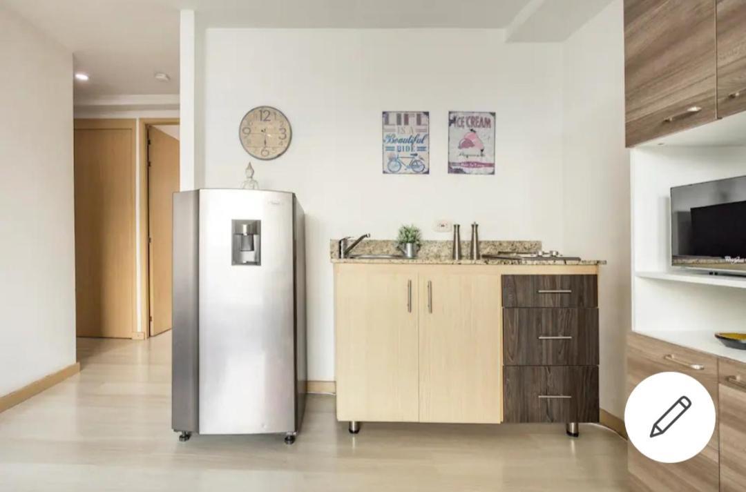 Beautiful & Comfortable Apartment In Laureles Medellín Buitenkant foto