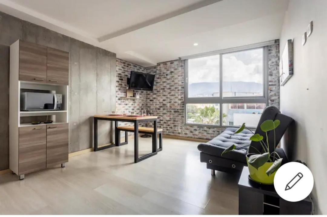 Beautiful & Comfortable Apartment In Laureles Medellín Buitenkant foto